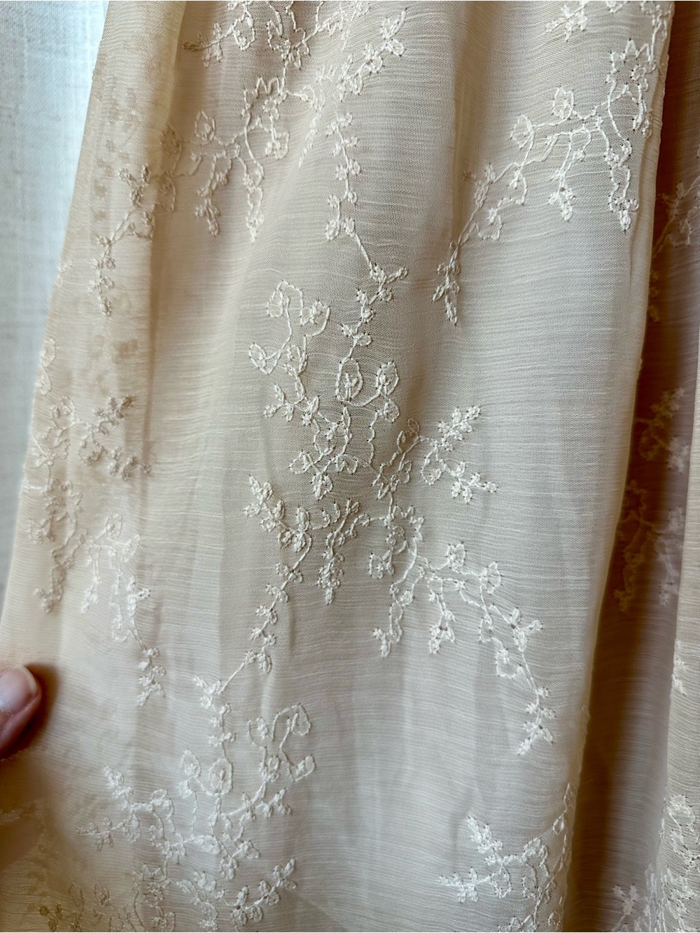 XL NWT 'Cecilia' Embroidered Chiffon Midi Dress in Champagne - Picture 4 of 7